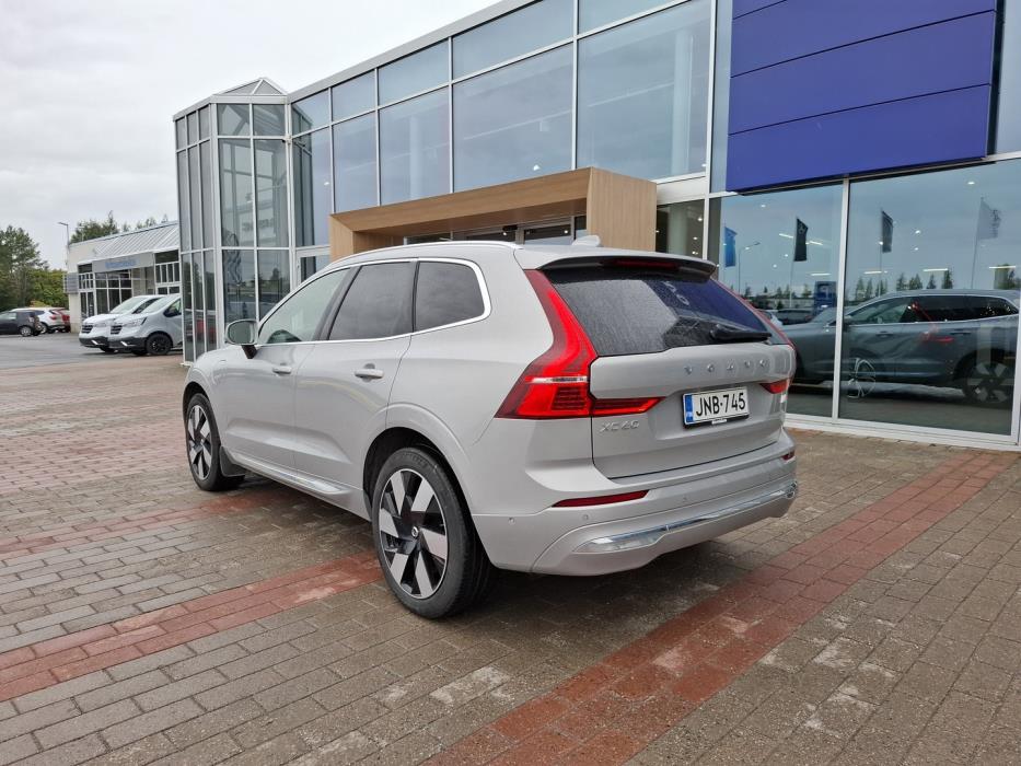 VOLVO XC60 2023
