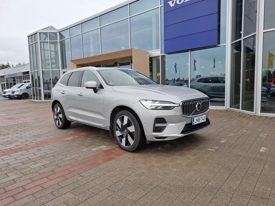 VOLVO XC60 2023