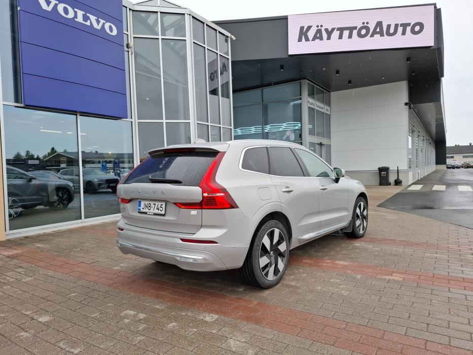 VOLVO XC60 2023
