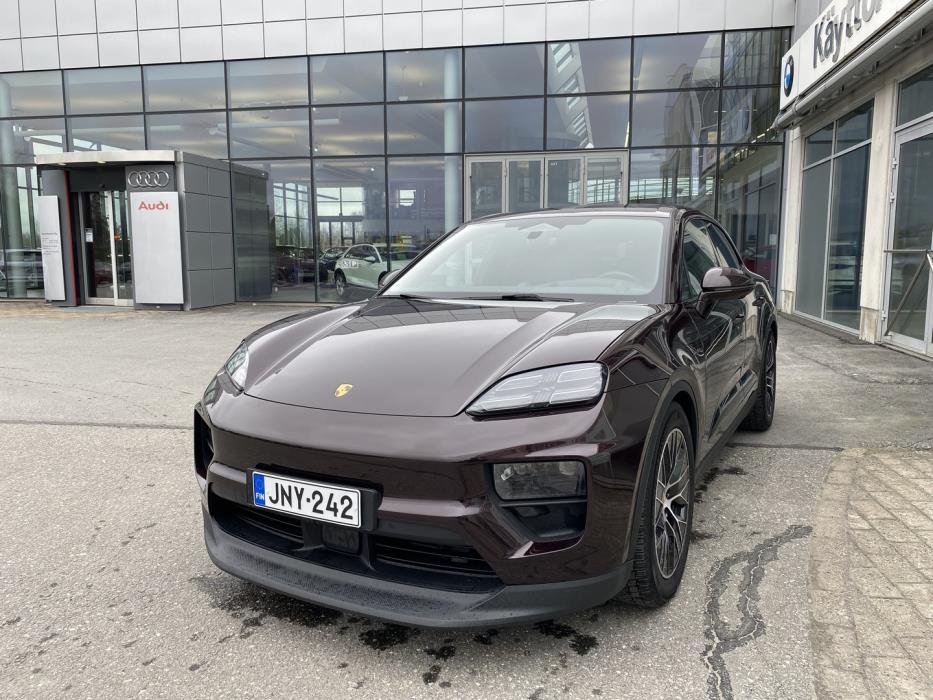 PORSCHE Macan 2025