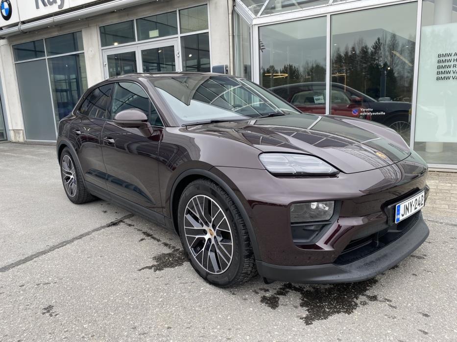 PORSCHE Macan 2025