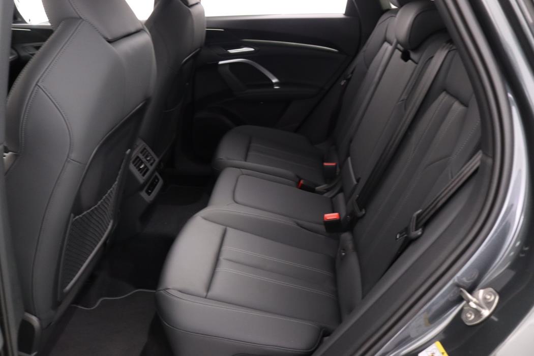 AUDI Q5 2026