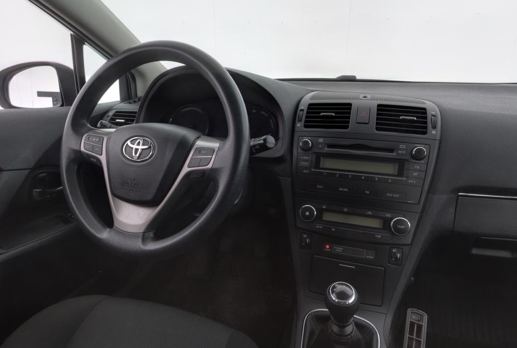 TOYOTA Avensis 2011
