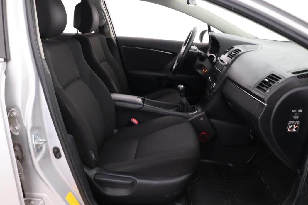 TOYOTA Avensis 2011
