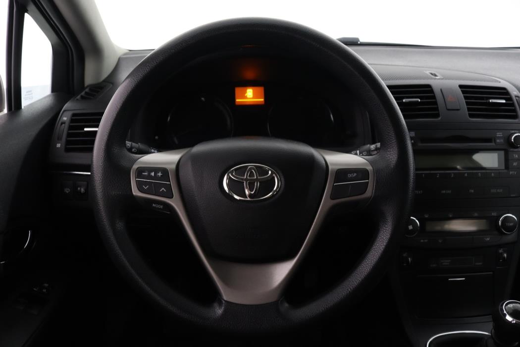 TOYOTA Avensis 2011