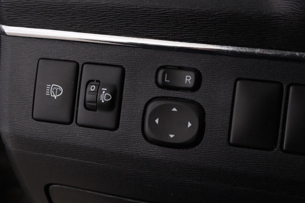 TOYOTA Avensis 2011