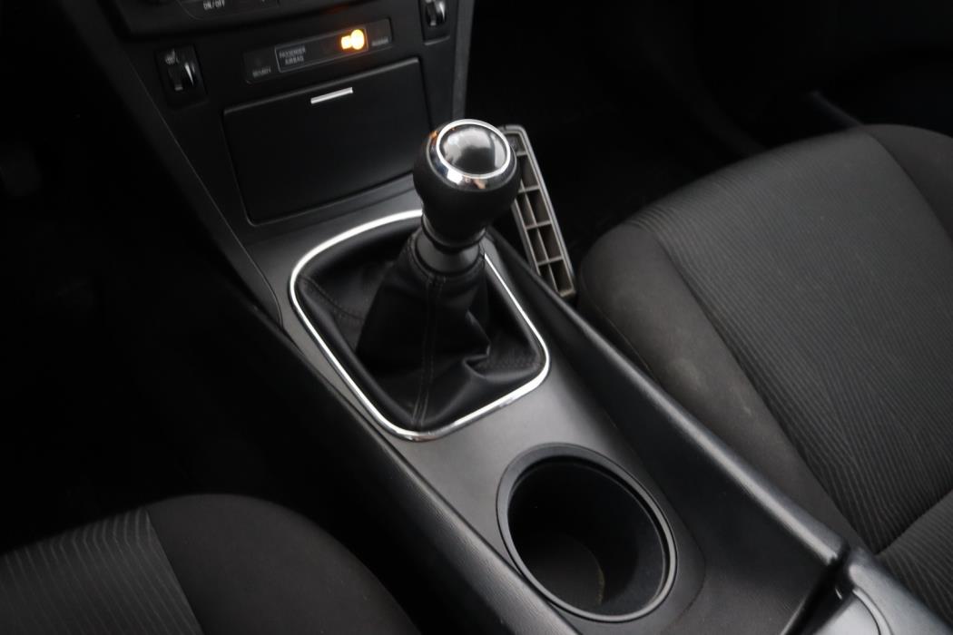 TOYOTA Avensis 2011