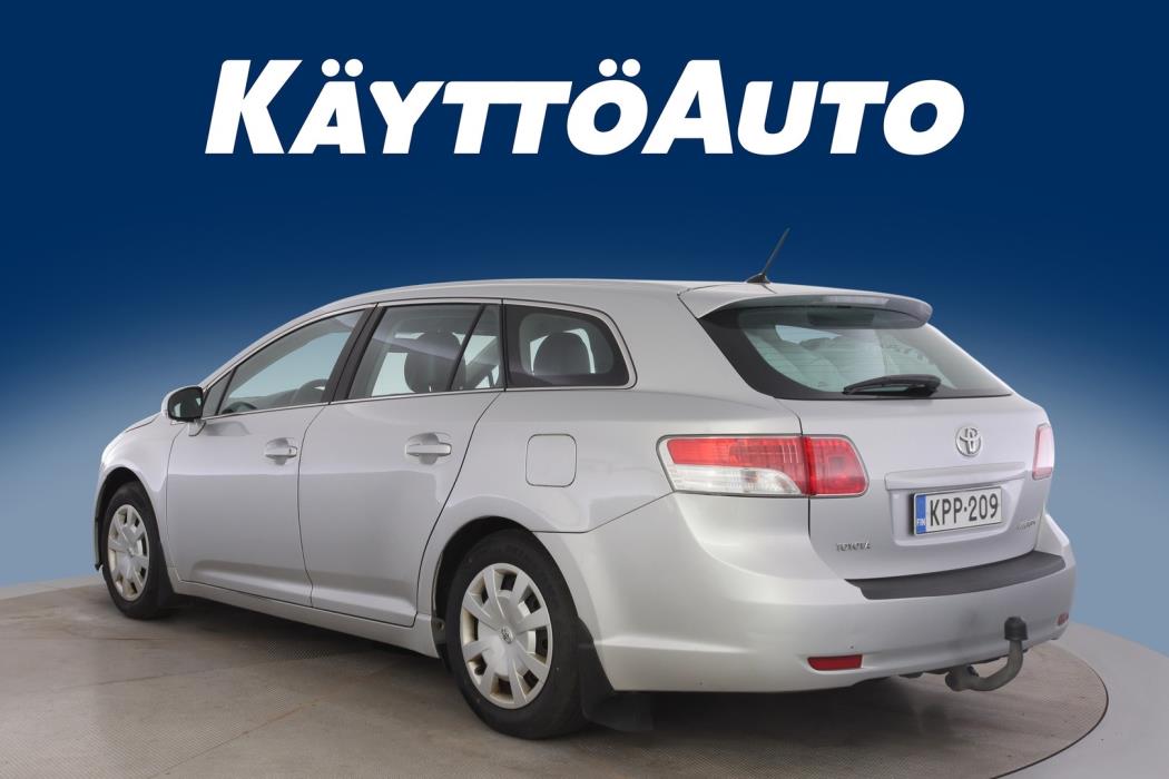 TOYOTA Avensis 2011