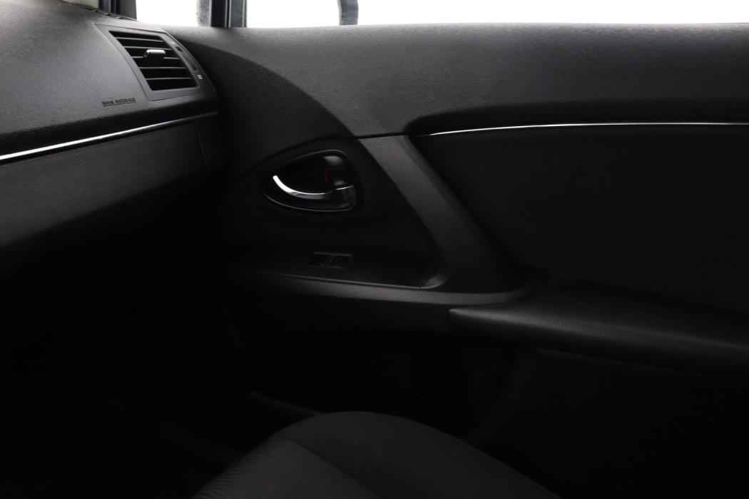 TOYOTA Avensis 2011