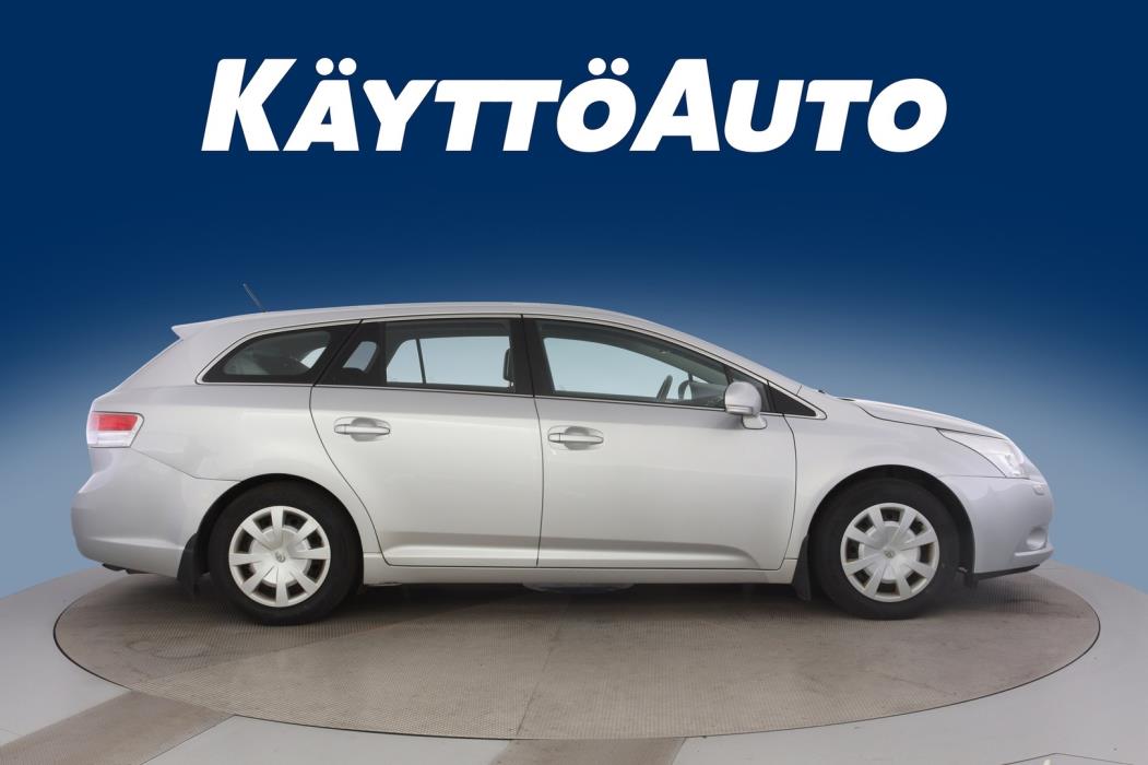 TOYOTA Avensis 2011