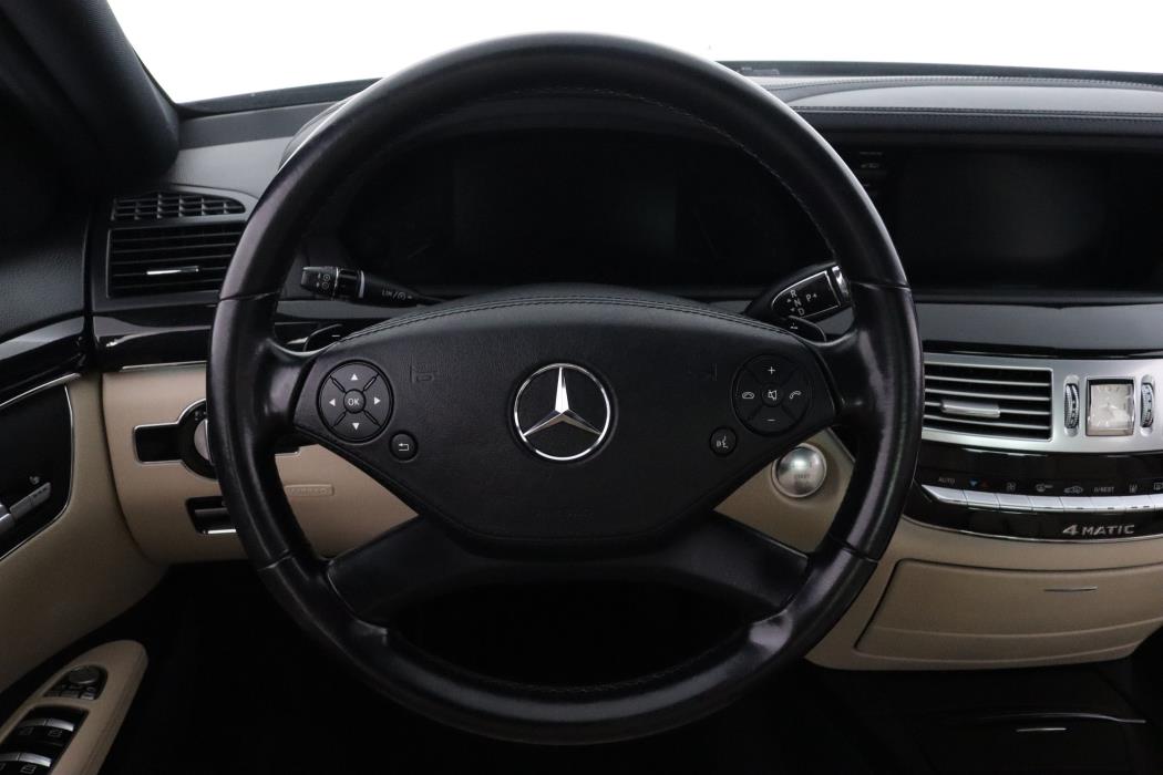 MERCEDES-BENZ S 2013