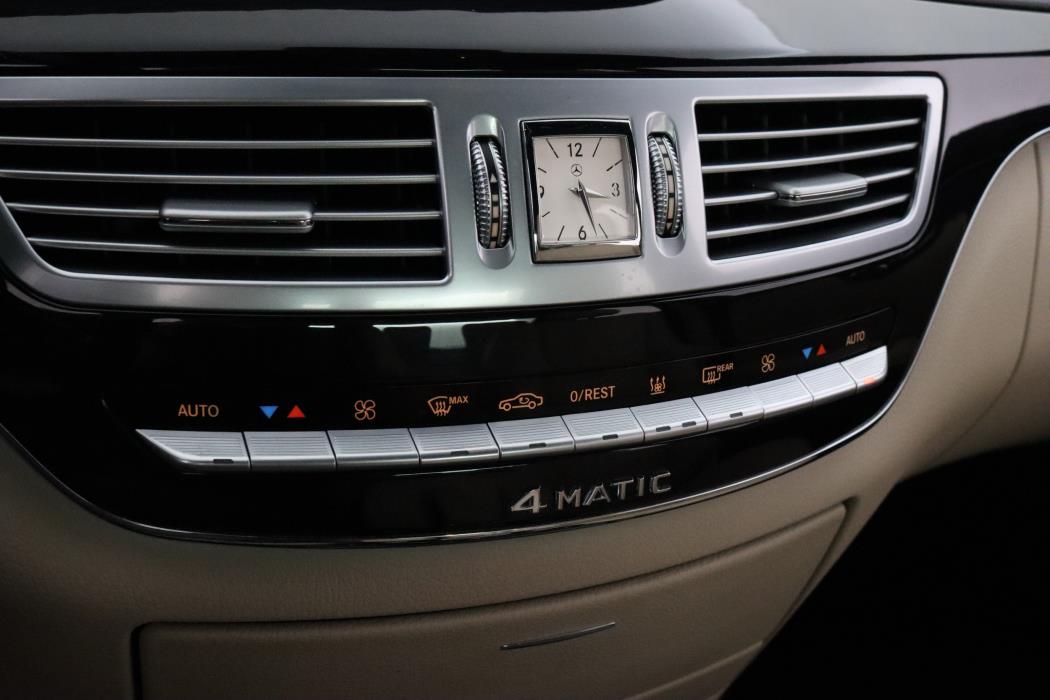 MERCEDES-BENZ S 2013