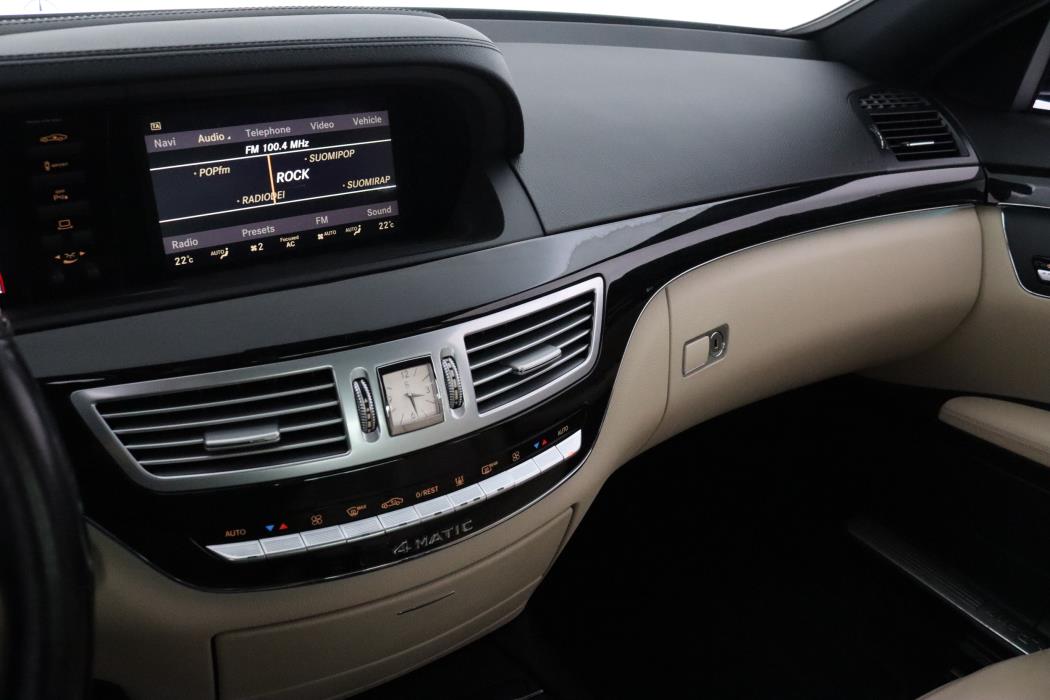 MERCEDES-BENZ S 2013