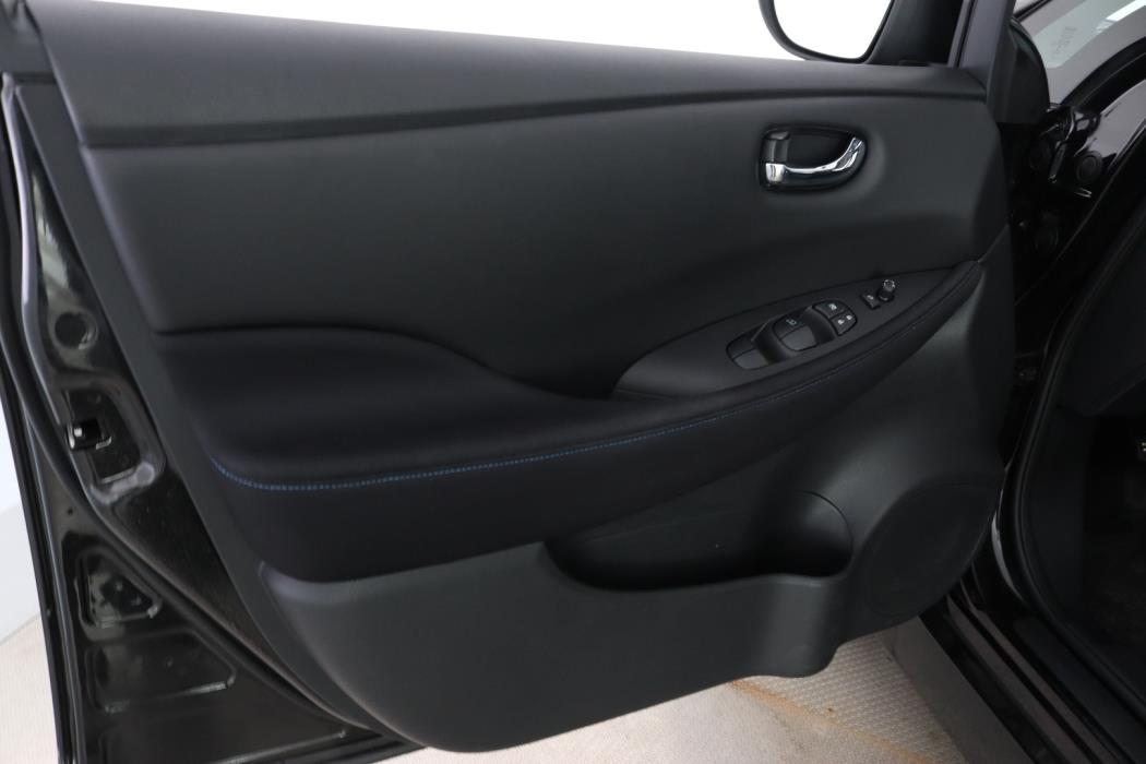 NISSAN Leaf 2021
