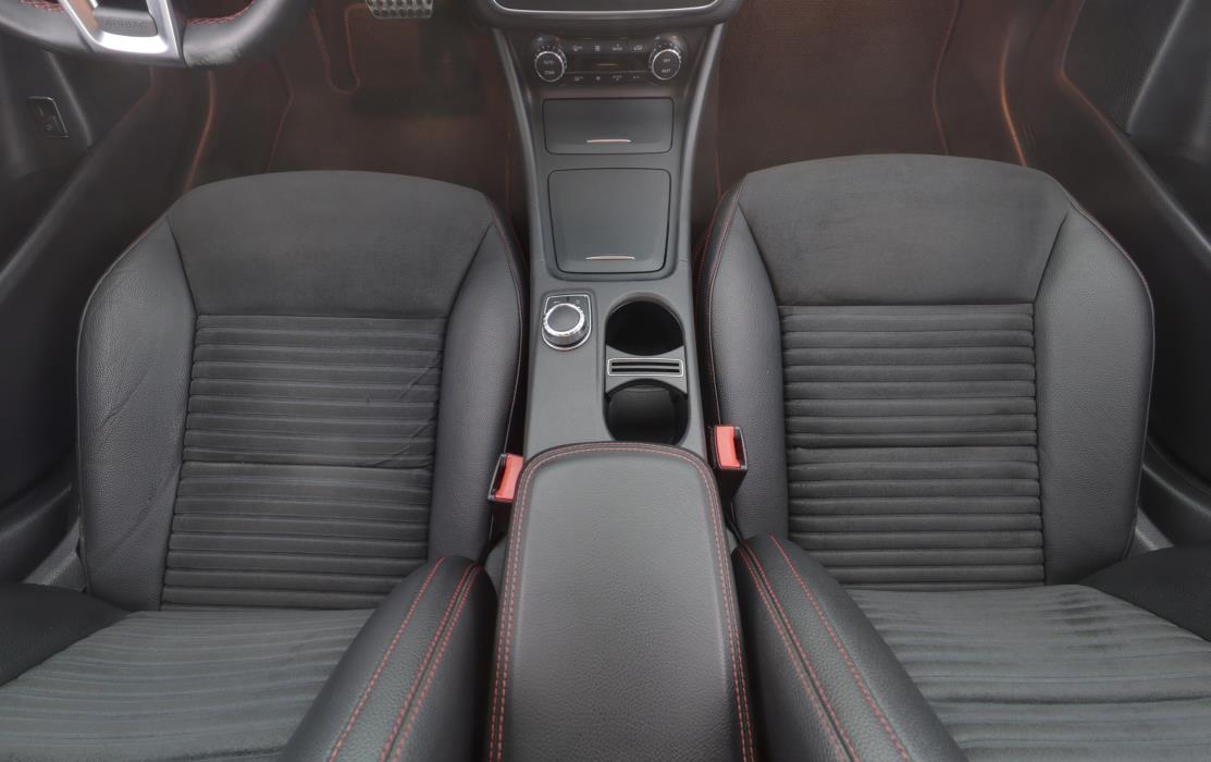 MERCEDES-BENZ GLA 2015