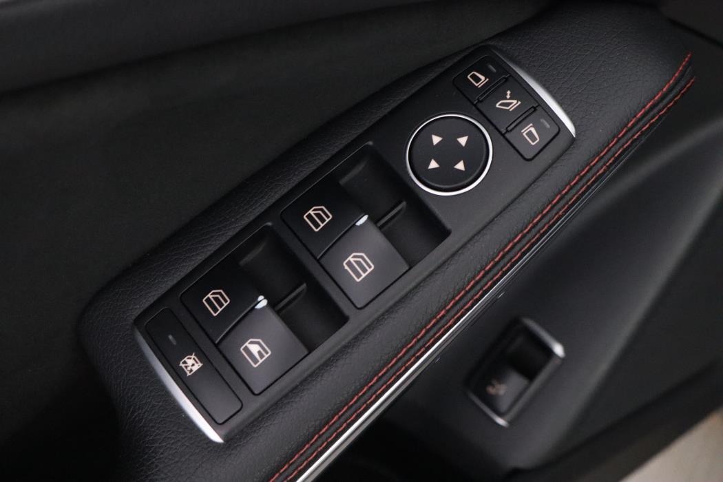 MERCEDES-BENZ GLA 2015