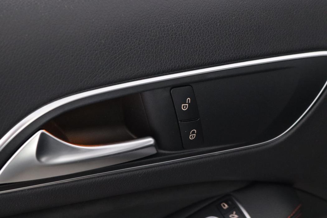 MERCEDES-BENZ GLA 2015