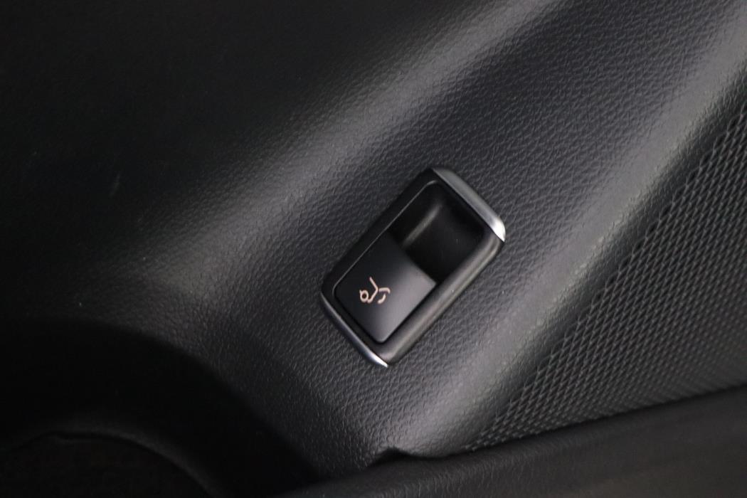 MERCEDES-BENZ GLA 2015