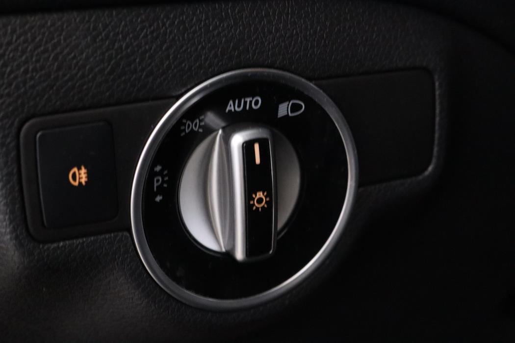 MERCEDES-BENZ GLA 2015