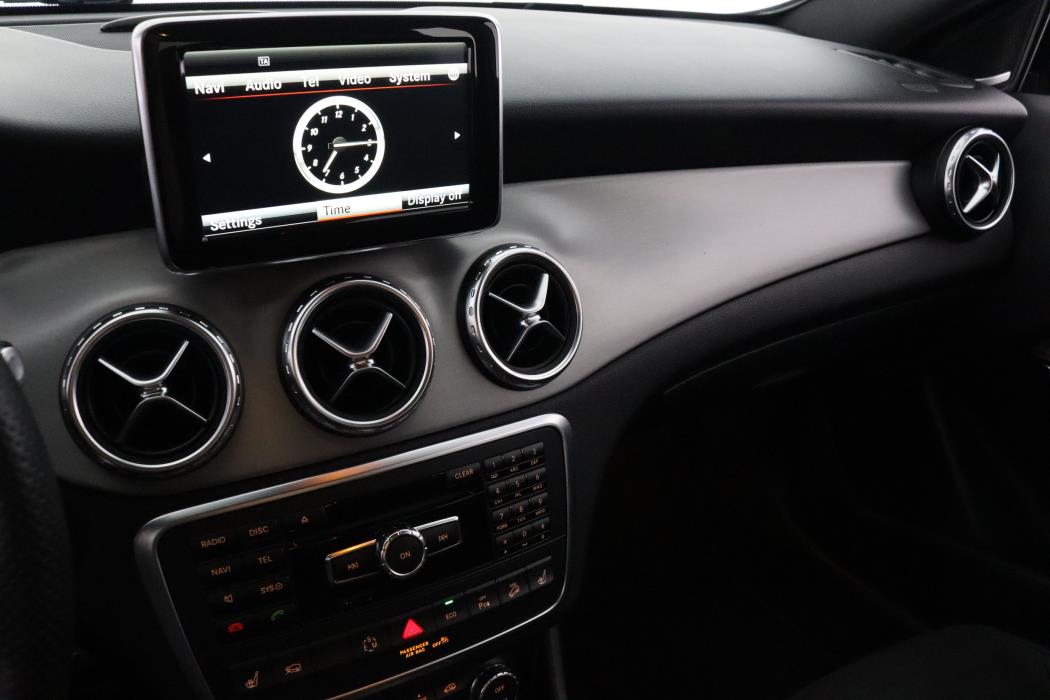 MERCEDES-BENZ GLA 2015