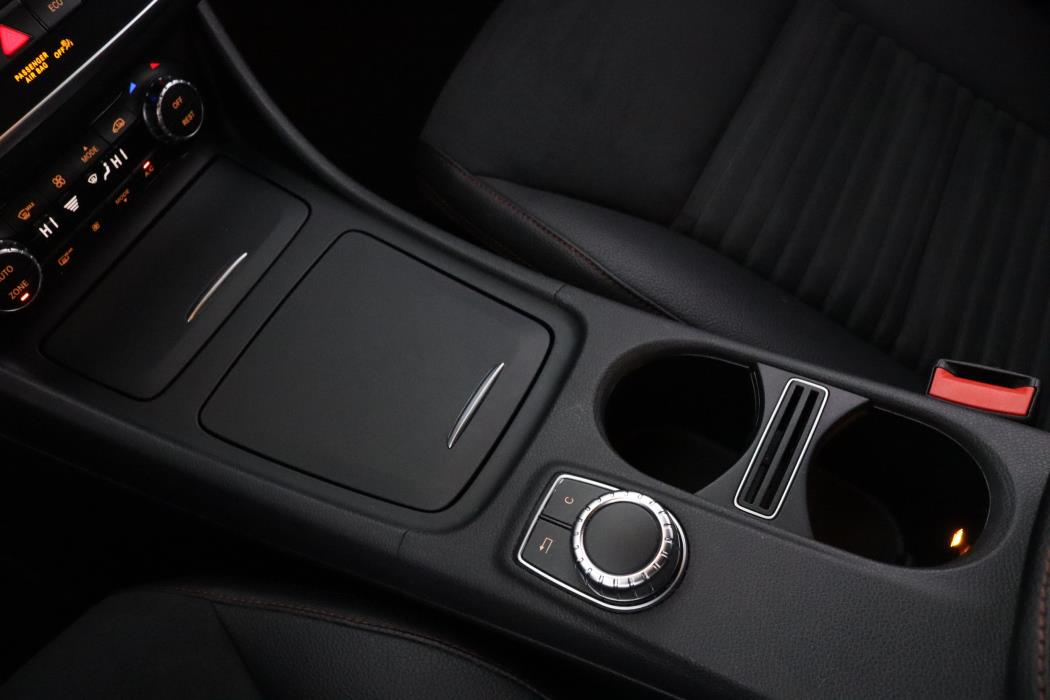 MERCEDES-BENZ GLA 2015