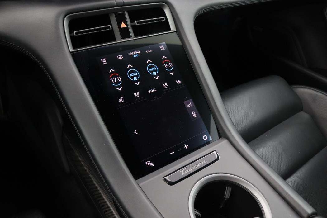 PORSCHE Taycan 2020