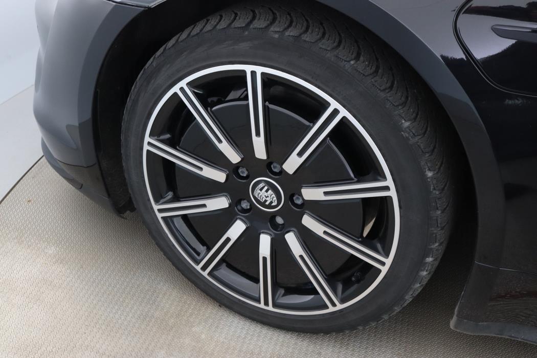PORSCHE Taycan 2020
