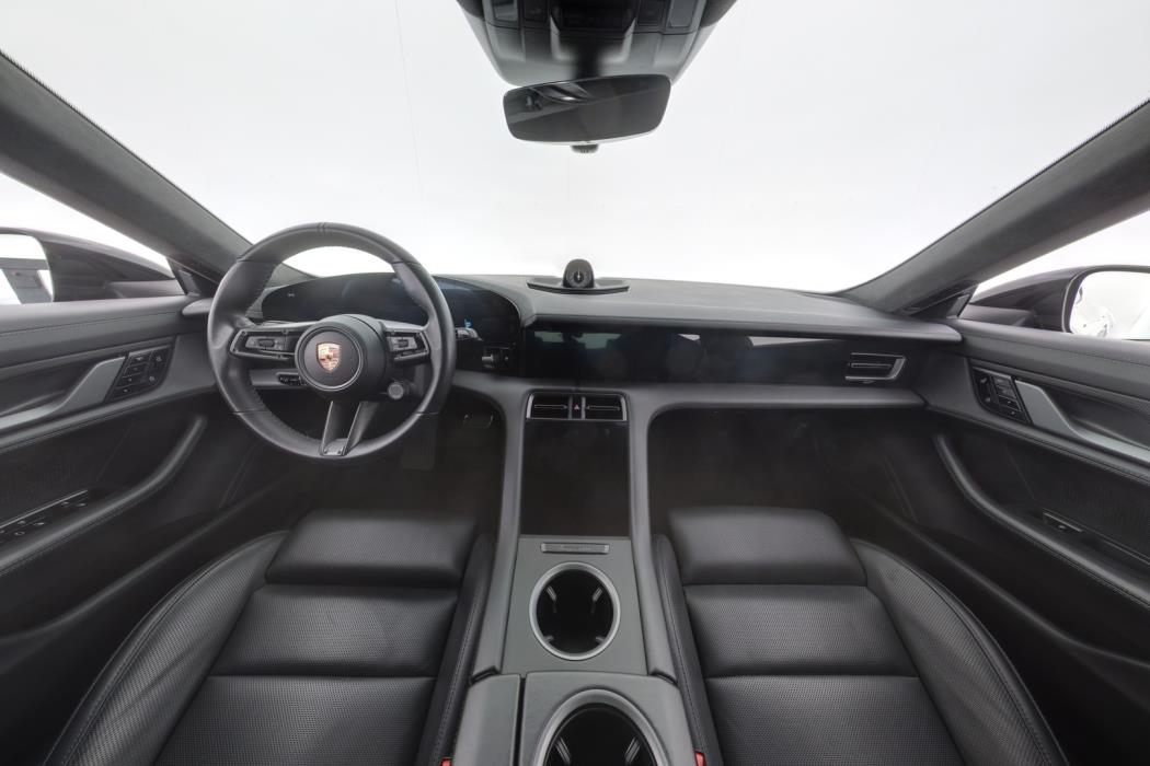 PORSCHE Taycan 2020