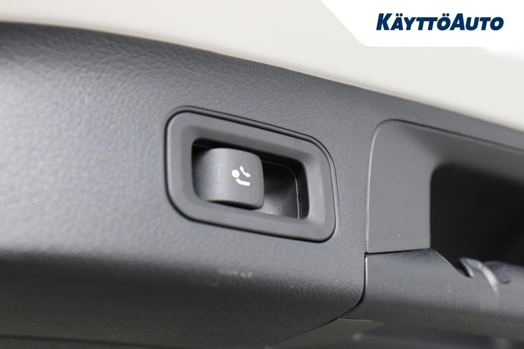 MERCEDES-BENZ EQA 2021