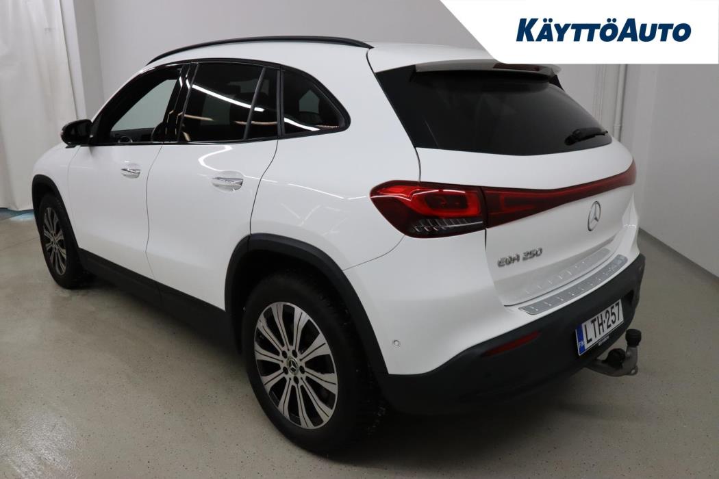 MERCEDES-BENZ EQA 2021