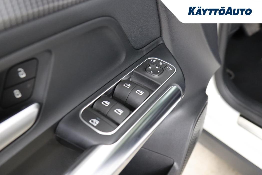 MERCEDES-BENZ EQA 2021