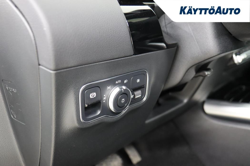 MERCEDES-BENZ EQA 2021