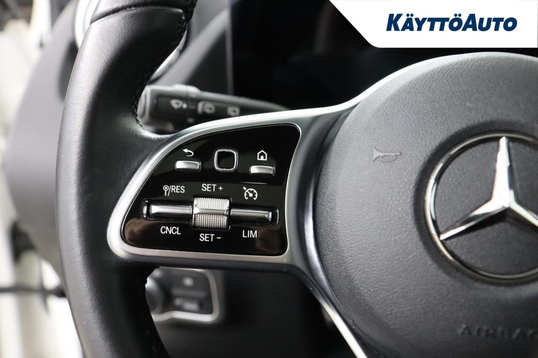 MERCEDES-BENZ EQA 2021