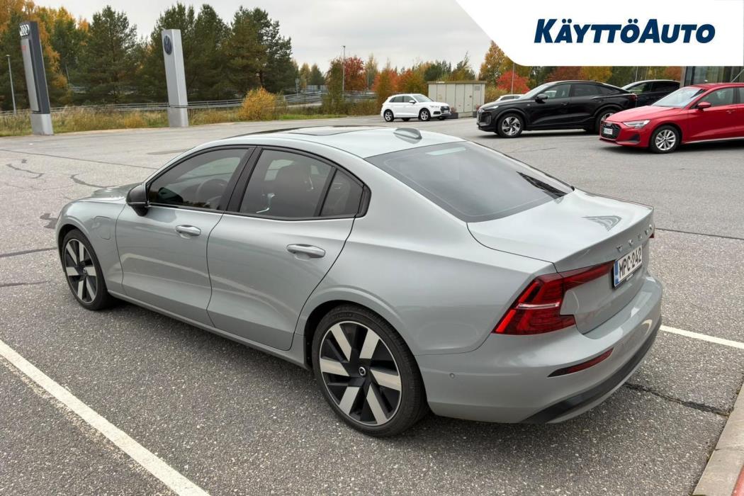 VOLVO S60 2023