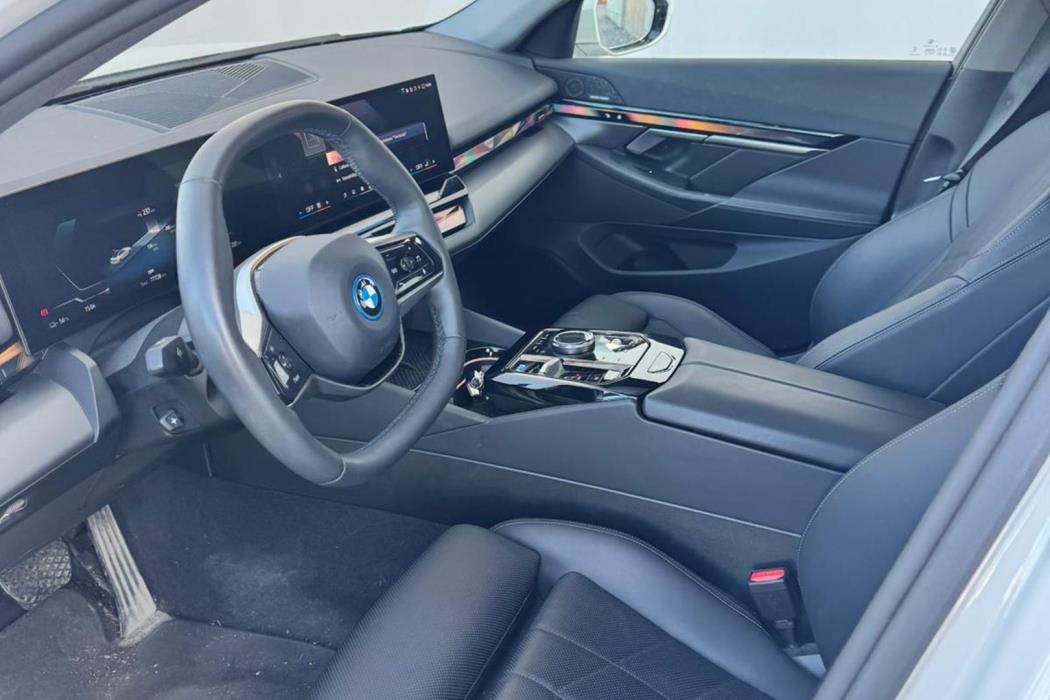 BMW i5 2023
