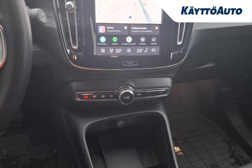 VOLVO XC40 2024