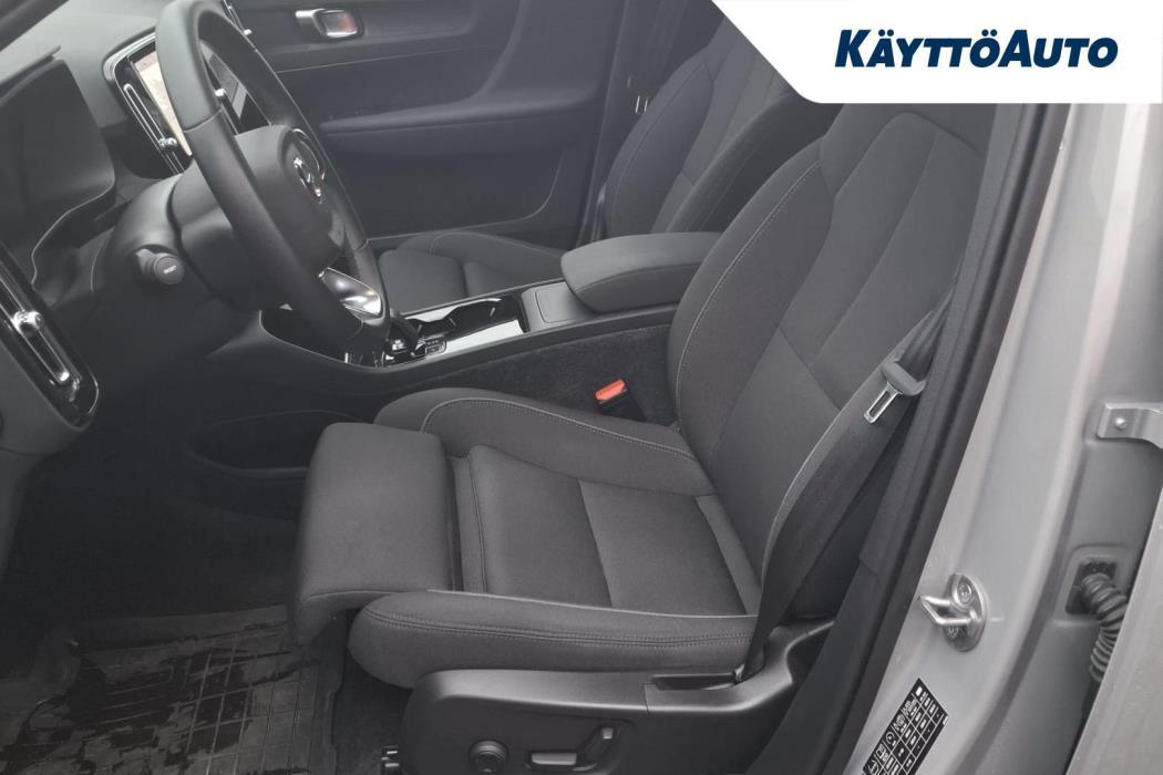 VOLVO XC40 2024