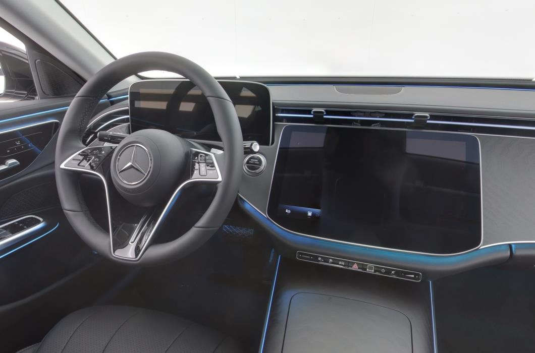 MERCEDES-BENZ E 2026