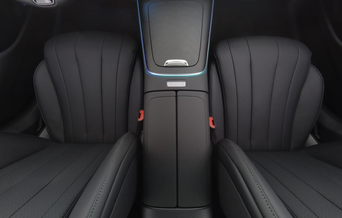 MERCEDES-BENZ E 2026