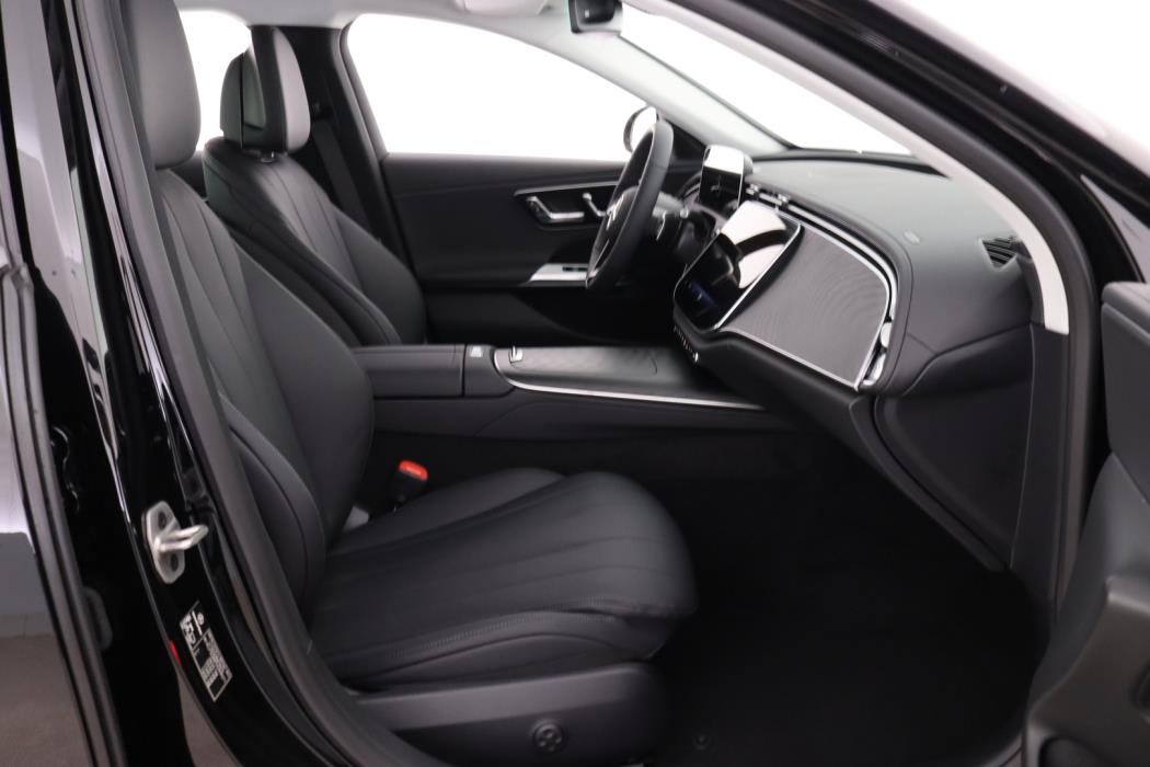 MERCEDES-BENZ E 2026