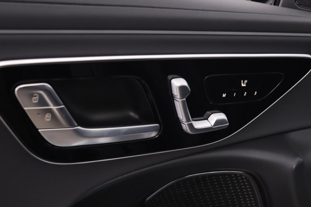 MERCEDES-BENZ E 2026