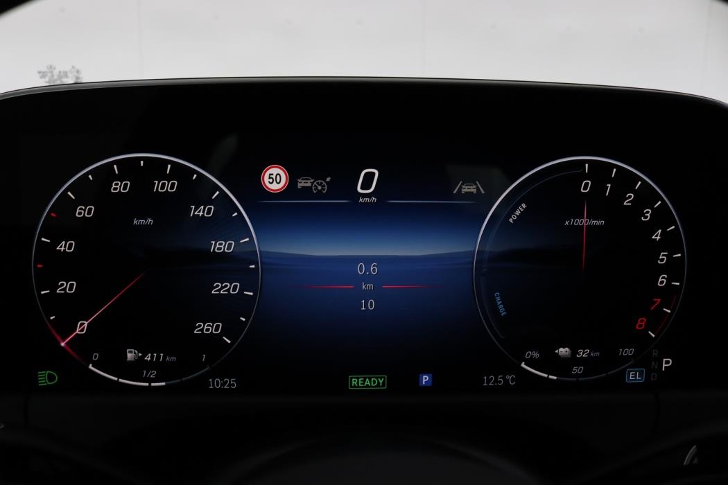 MERCEDES-BENZ E 2026