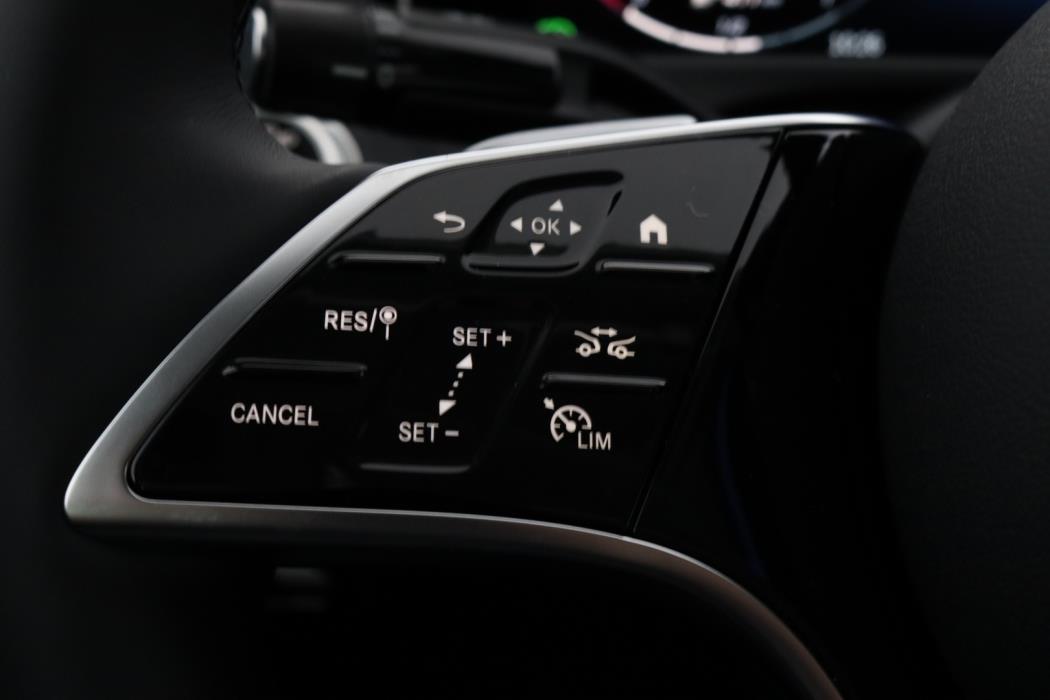 MERCEDES-BENZ E 2026