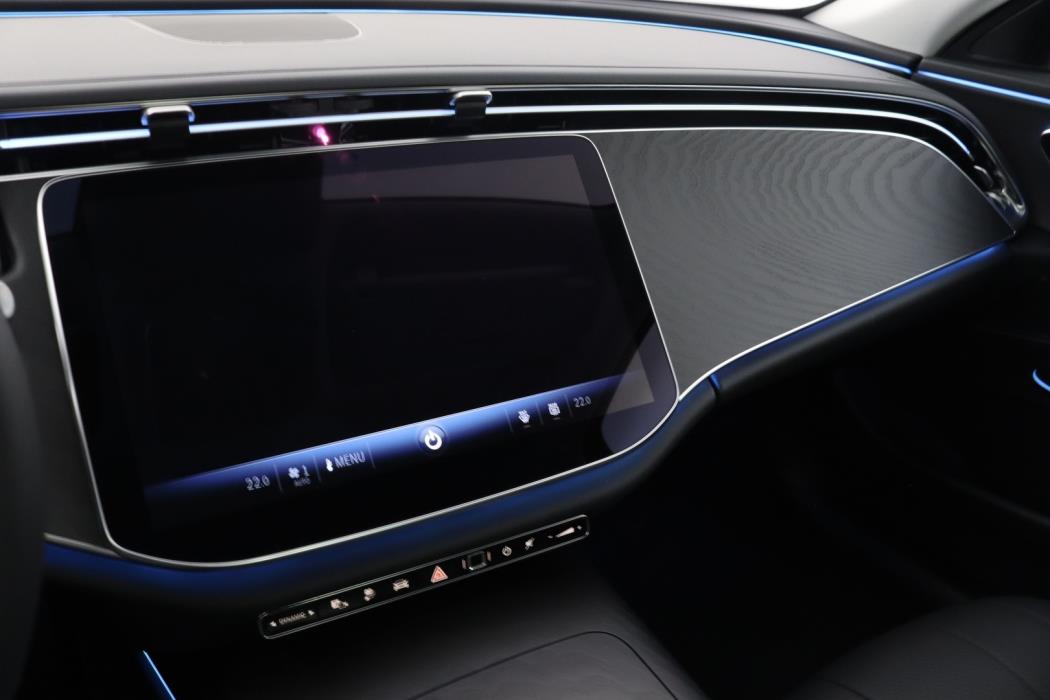 MERCEDES-BENZ E 2026