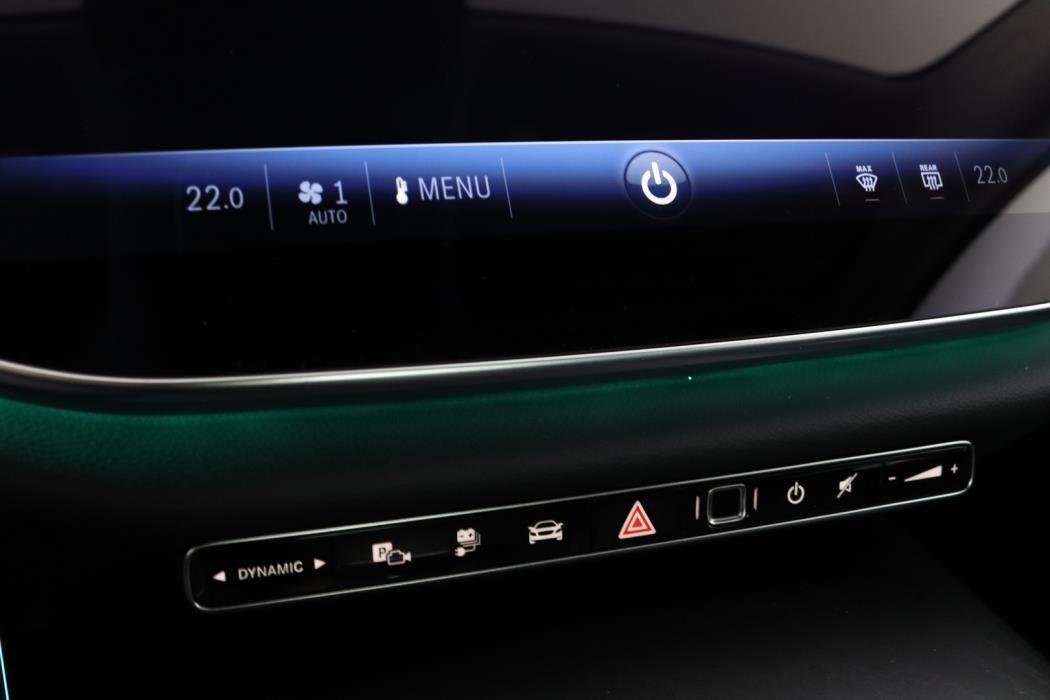 MERCEDES-BENZ E 2026