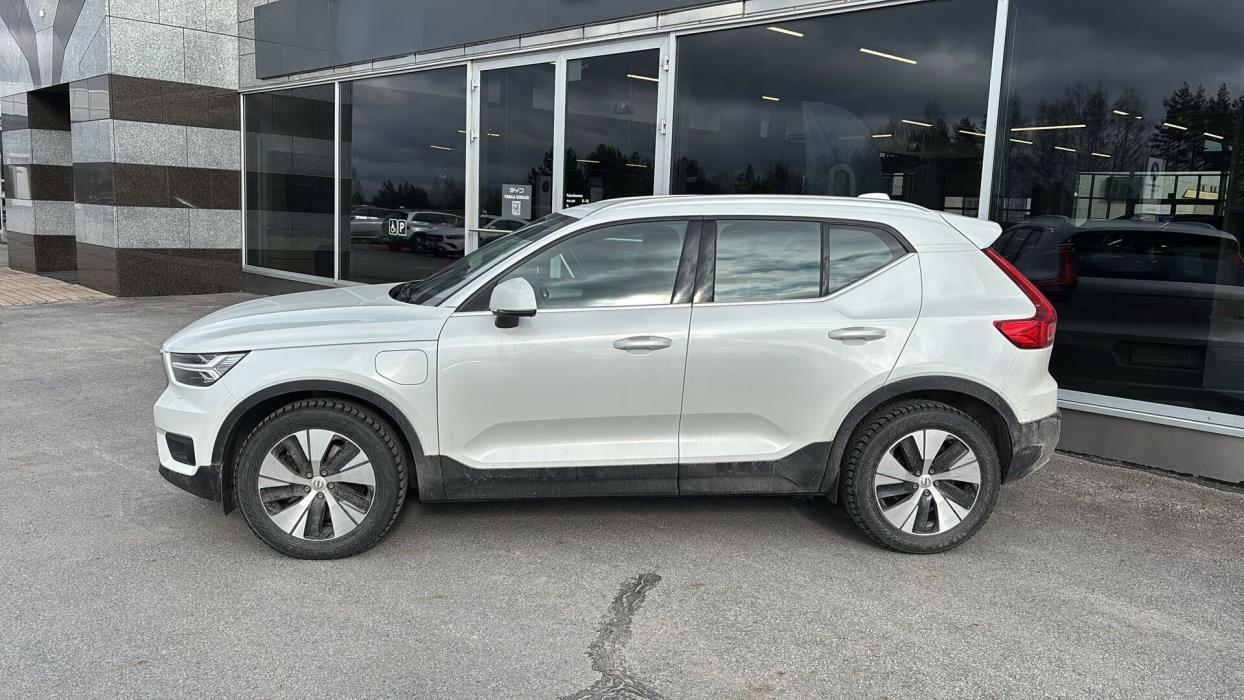 VOLVO XC40 2021