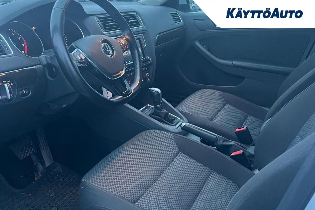 VOLKSWAGEN Jetta 2017