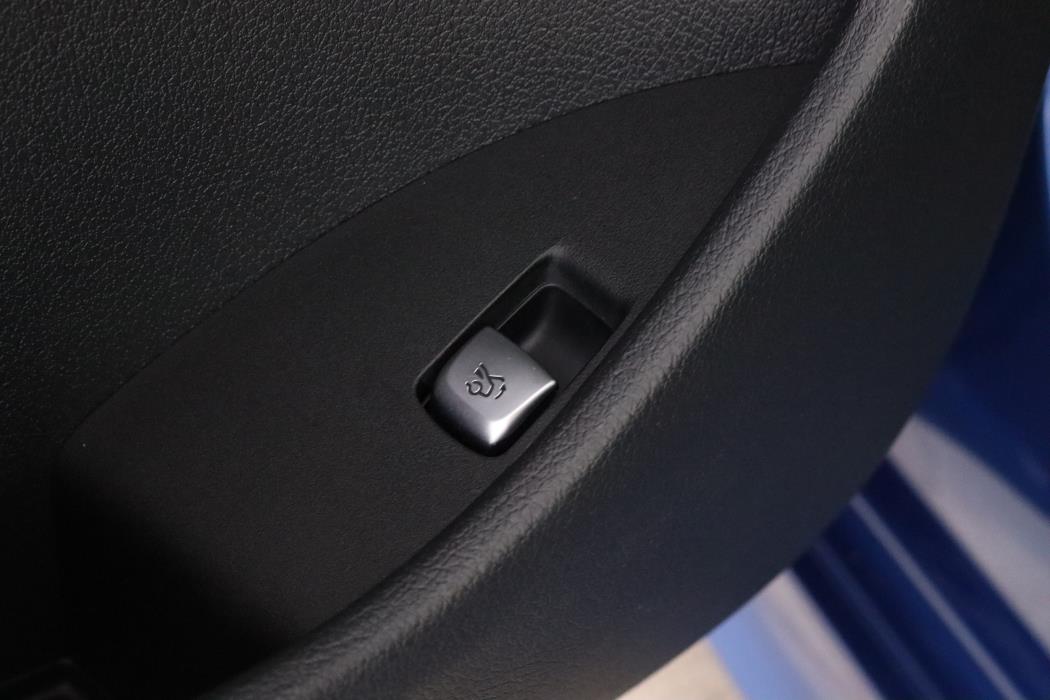 MERCEDES-BENZ E 2022