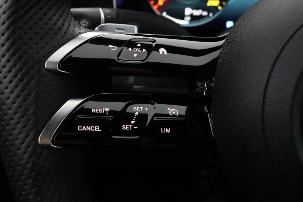 MERCEDES-BENZ E 2022