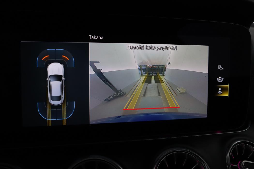 MERCEDES-BENZ E 2022